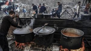 Rencana Israel untuk mendistribusikan bantuan kemanusiaan di Jalur Gaza melalui perusahaan keamanan Amerika yang beroperasi di bawah perlindungan tentara pendudukan telah memicu kecaman lokal dan internasional yang meluas karena implikasi politik dan keamanannya, yang mengancam hakikat kerja kemanusiaan dan semakin memperumit krisis kemanusiaan yang semakin memburuk di Jalur Gaza.